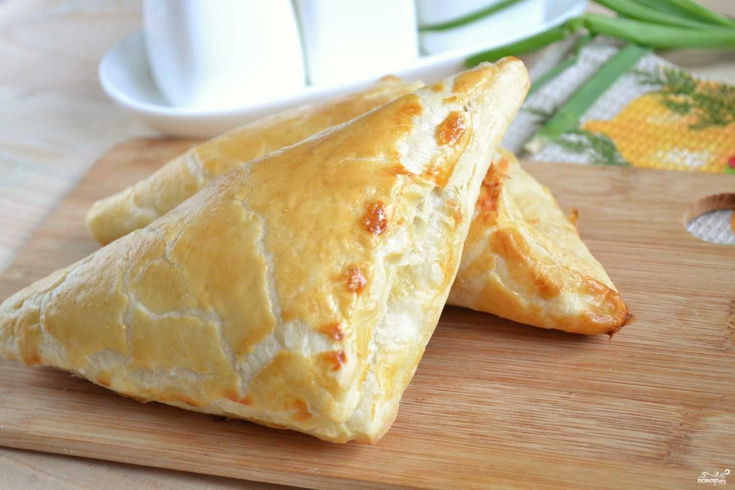 Грузинские хачапури с сыром очень вкусные, а приготовить эту выпечку вполне можно и дома Можно испечь хачапури по-аджарски или по-мегрельски, можно поэкспериментировать с видами теста и начинки А если нет времени, то легко можно сделать ленивый вариант вы