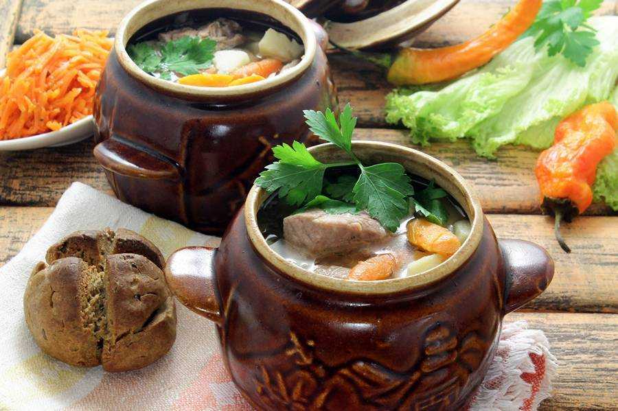 Жаркое в горшочках с мясом и картошкой в духовке