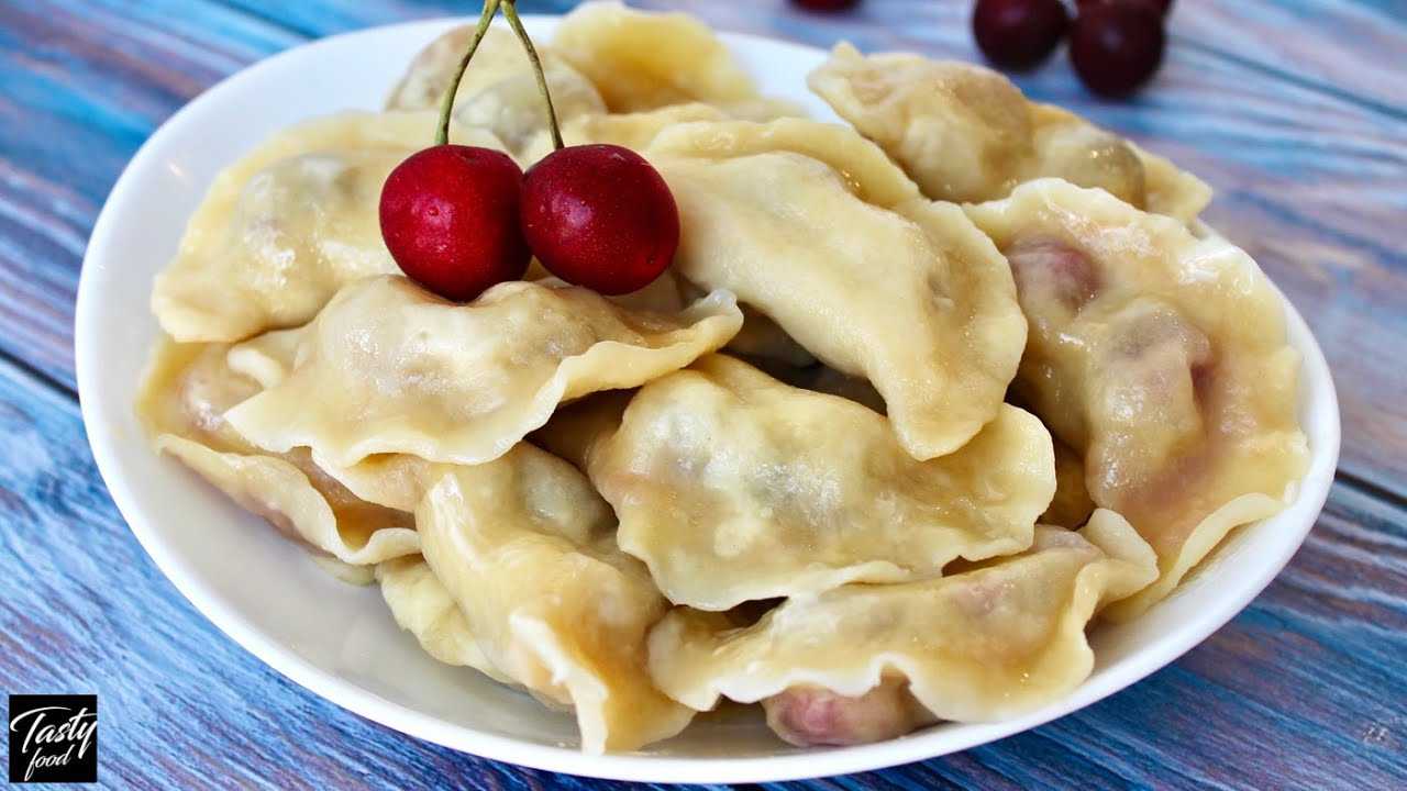 Рецепт вареников с вишнями пошагово