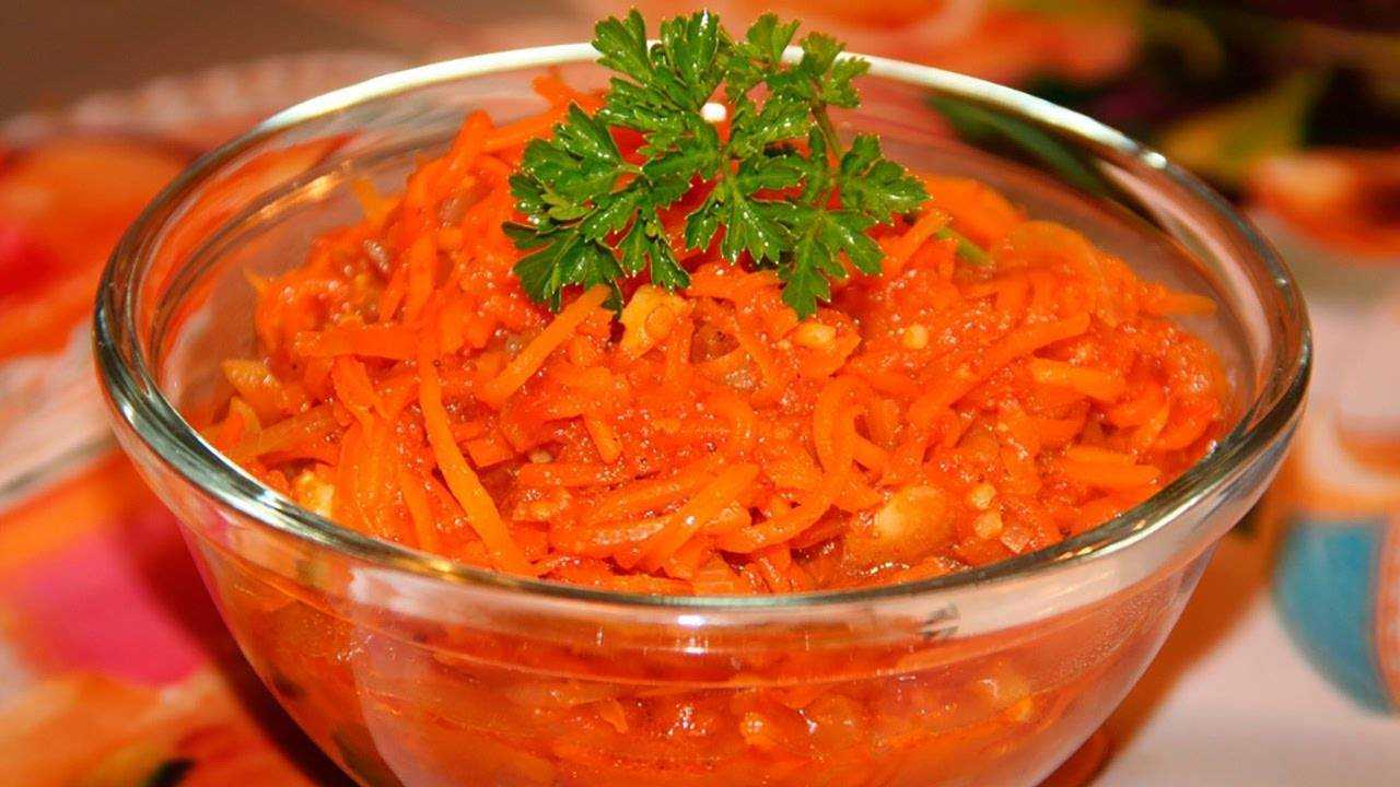 Морковный на зиму. Салат оранжевое чудо. Морковь по-корейски 500 г. Салат из моркови на зиму. Салат с морковкой и чесноком.