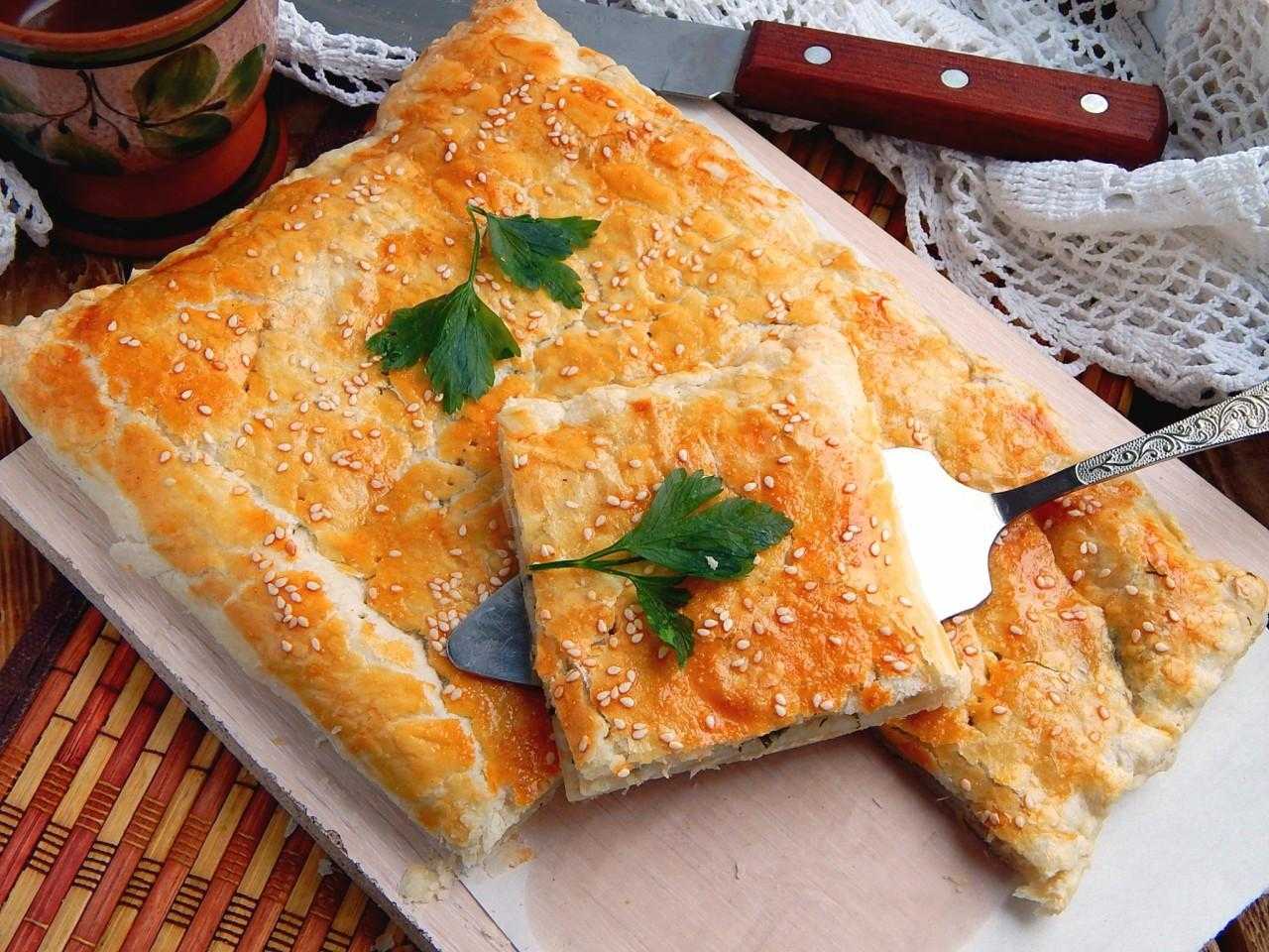 Пирог с картошкой и фаршем в духовке рецепт из слоеного теста фото пошаговый рецепт